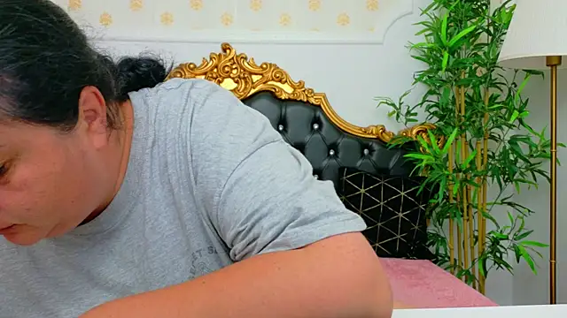 Snapshot of AleshaArabian chatting on 7, 5, 2026 AleshaArabian online show from 7, 5, 2026