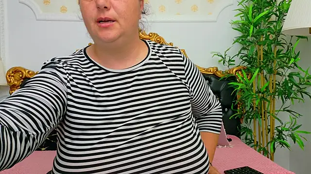 Snapshot of AleshaArabian chatting on 13, 5, 2026 AleshaArabian online show from 13, 5, 2026