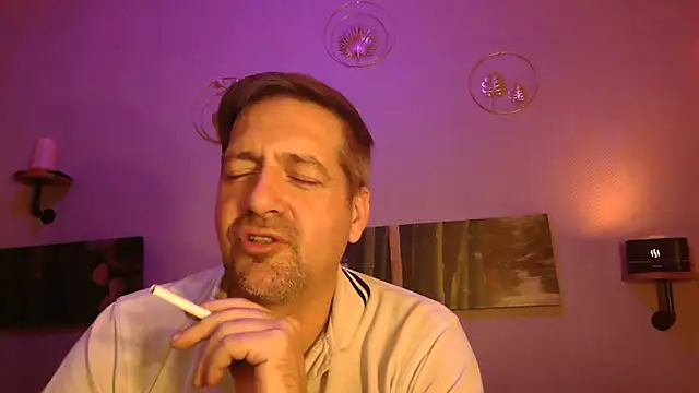 Snapshot of matrikes1 chatting on 20, 12, 2024 matrikes1 online show from 20, 12, 2024