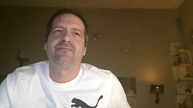 Snapshot of matrikes1 chatting on 18, 3, 2025 matrikes1 online show from 18, 3, 2025