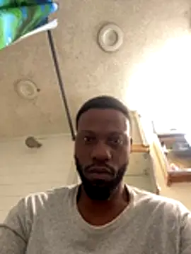 Snapshot of danieldonte chatting on 18, 11, 2025 danieldonte online show from 18, 11, 2025