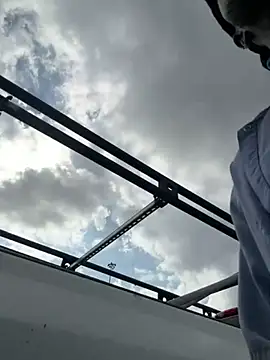 Snapshot of danieldonte chatting on 19, 11, 2025 danieldonte online show from 19, 11, 2025