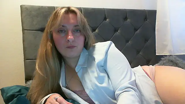 Snapshot of SusanCurt chatting on 26, 10, 2025 SusanCurt online show from 26, 10, 2025