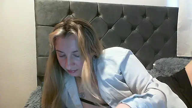 Snapshot of SusanCurt chatting on 28, 10, 2025 SusanCurt online show from 28, 10, 2025