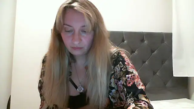 Snapshot of SusanCurt chatting on 3, 11, 2025 SusanCurt online show from 3, 11, 2025