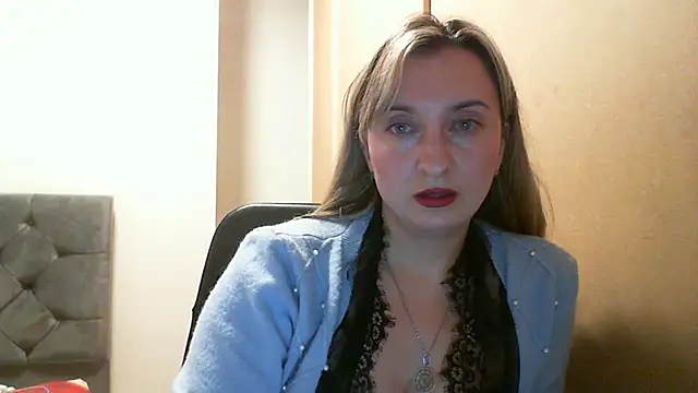 Snapshot of SusanCurt chatting on 10, 11, 2025 SusanCurt online show from 10, 11, 2025