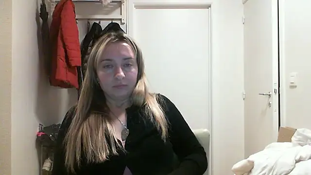 Snapshot of SusanCurt chatting on 3, 12, 2025 SusanCurt online show from 3, 12, 2025