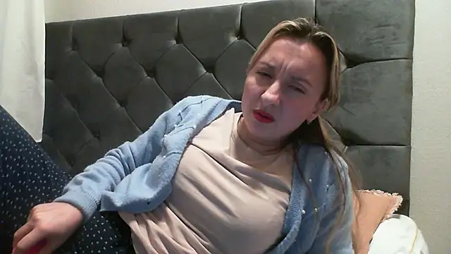 Snapshot of SusanCurt chatting on 13, 12, 2025 SusanCurt online show from 13, 12, 2025