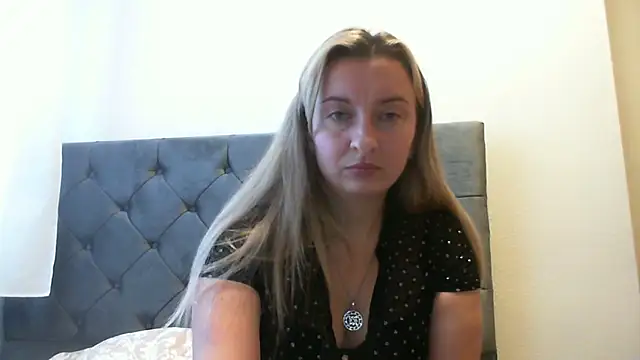 Snapshot of SusanCurt chatting on 17, 12, 2025 SusanCurt online show from 17, 12, 2025