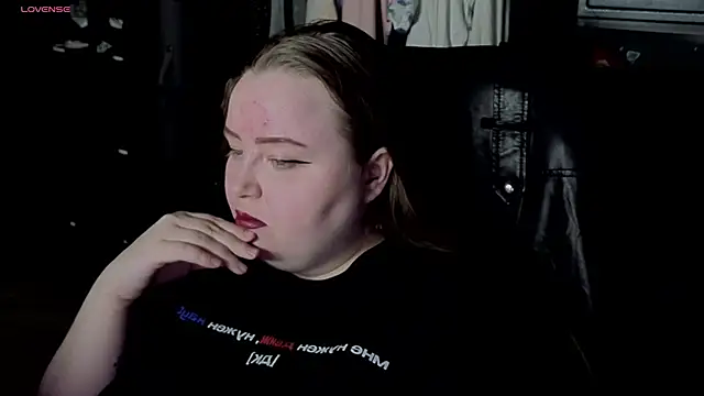 Snapshot of EMMA__CONNOR chatting on 3, 11, 2025 EMMA  CONNOR online show from 3, 11, 2025