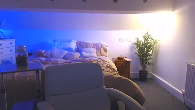Snapshot of CougarBeccaX chatting on 6, 5, 2026 CougarBeccaX online show from 6, 5, 2026