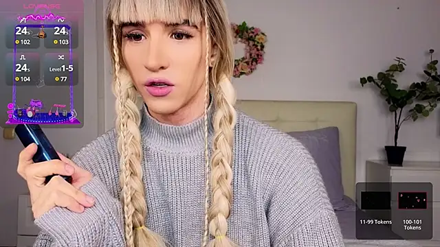 Snapshot of HelenSpellman chatting on 5, 12, 2024 HelenSpellman online show from 5, 12, 2024