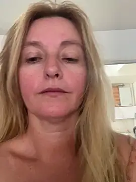 Snapshot of moniquerainx chatting on 7, 3, 2026 moniquerainx online show from 7, 3, 2026