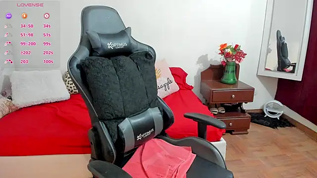 esmeralda milf online show from 4, 11, 2025