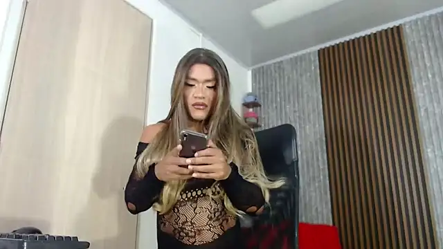 SARA TS FOX online show from 16, 1, 2025