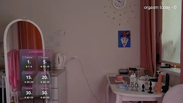 Snapshot of JuliaVilnet chatting on 9, 3, 2025 JuliaVilnet online show from 9, 3, 2025