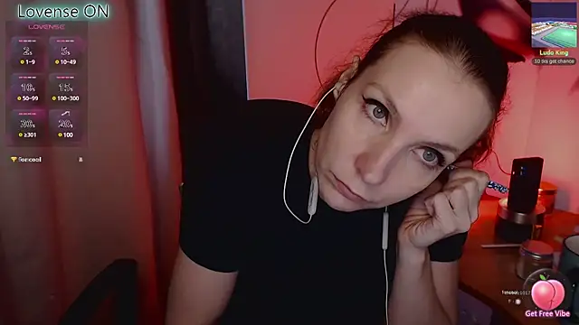 JohansonKatie online show from 28, 2, 2025