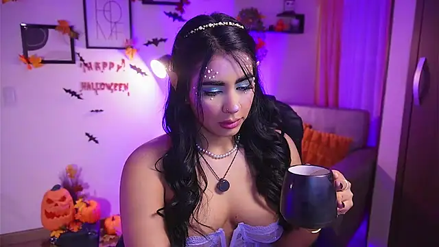 Snapshot of Isabella_dior chatting on 28, 10, 2025 Isabella dior online show from 28, 10, 2025