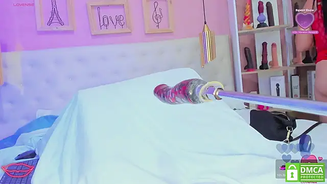 leylla  online show from 11, 4, 2026