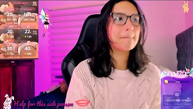 Snapshot of Luniverse chatting on 5, 1, 2025 Luniverse online show from 5, 1, 2025