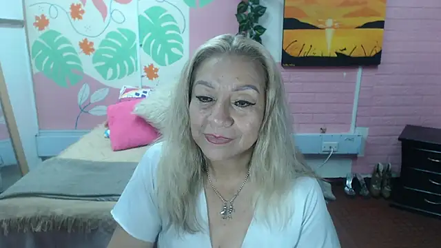 Snapshot of ZAMANTHA chatting on 23, 4, 2026 ZAMANTHA online show from 23, 4, 2026