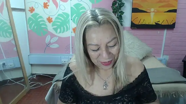 Snapshot of ZAMANTHA chatting on 28, 4, 2026 ZAMANTHA online show from 28, 4, 2026