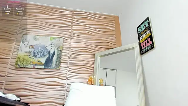 mia pineda online show from 11, 3, 2026