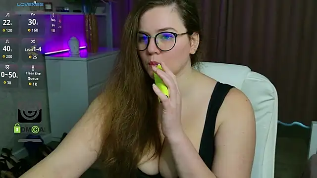 Snapshot of KellyKleine chatting on 2, 3, 2026 KellyKleine online show from 2, 3, 2026