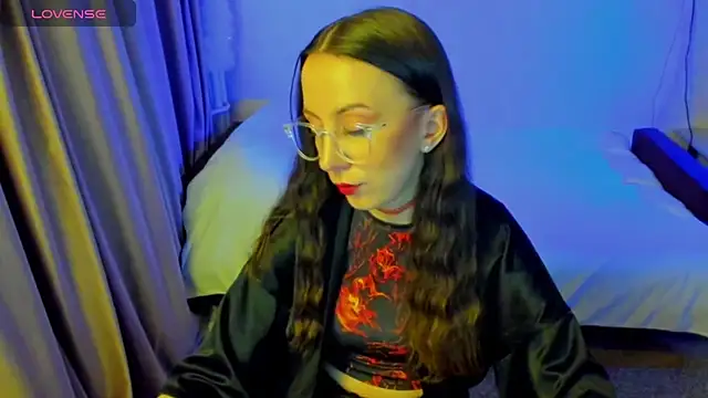 Snapshot of CurlySteph chatting on 30, 4, 2026 CurlySteph online show from 30, 4, 2026