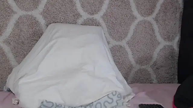 Hottie-Mom online show from 3, 3, 2026