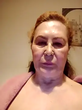 Snapshot of Hottie-Mom chatting on 18, 5, 2026 Hottie-Mom online show from 18, 5, 2026