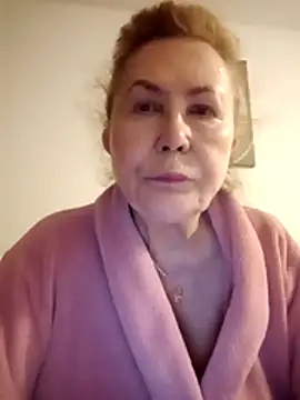 Snapshot of Hottie-Mom chatting on 26, 5, 2026 Hottie-Mom online show from 26, 5, 2026