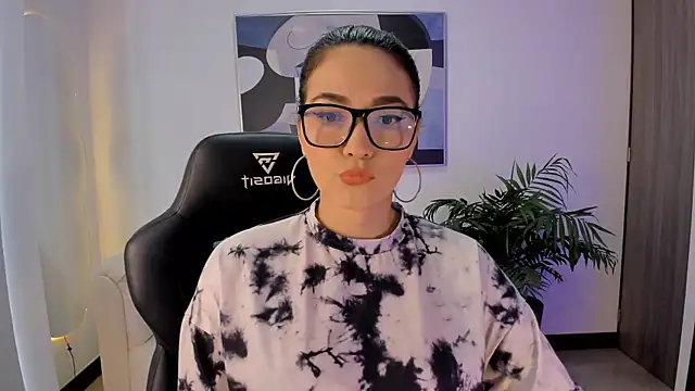 SaraParker  online show from 6, 3, 2025