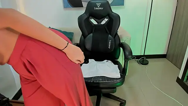 SaraParker  online show from 16, 3, 2026