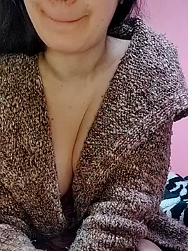 Amaya07 online show from 4, 12, 2025