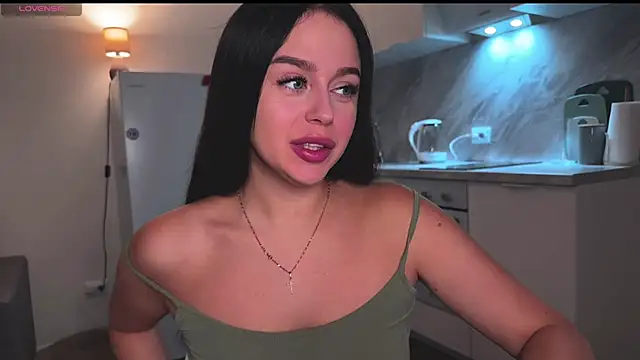 Snapshot of Megan_Nilson chatting on 17, 12, 2024 Megan Nilson online show from 17, 12, 2024