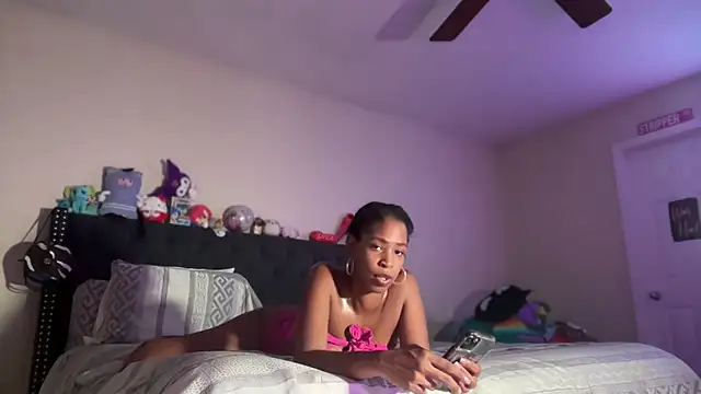 Snapshot of Cum2Charm chatting on 18, 7, 2026 Cum2Charm online show from 18, 7, 2026