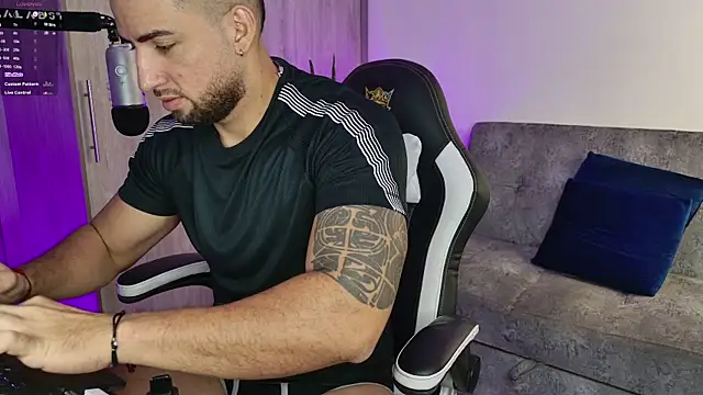 Snapshot of mr_david_cox chatting on 13, 2, 2025 mr david cox online show from 13, 2, 2025