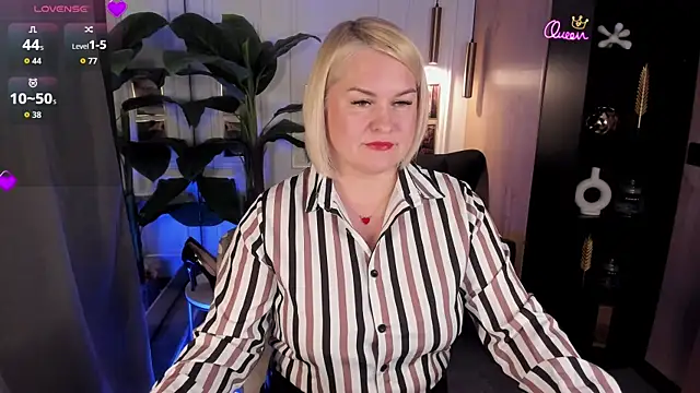 Snapshot of YolandaKiss chatting on 13, 5, 2026 YolandaKiss online show from 13, 5, 2026