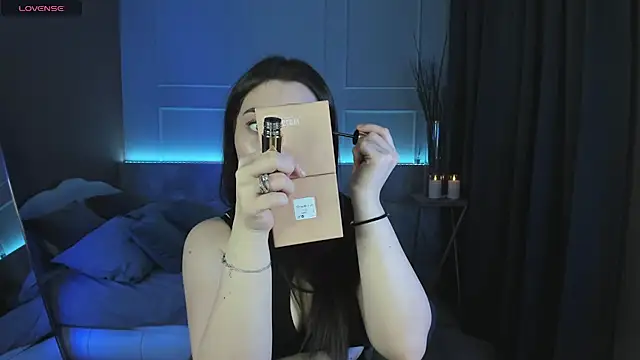 KylieMellow online show from 21, 2, 2025