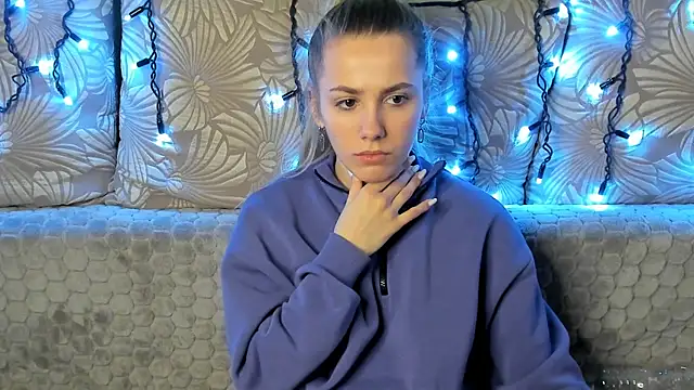 MaggieCake online show from 12, 1, 2025