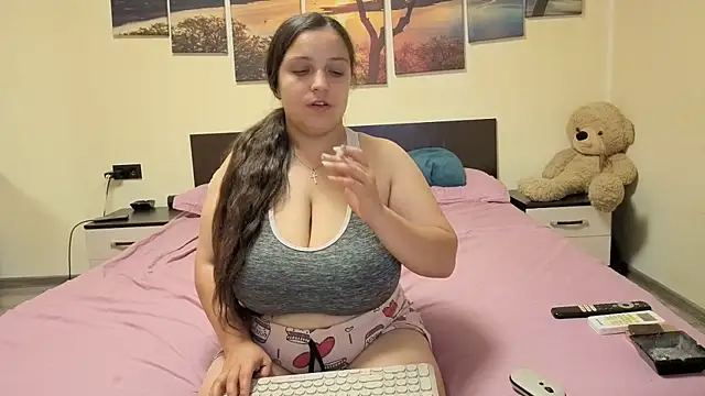 Snapshot of adelline chatting on 12, 6, 2026 adelline online show from 12, 6, 2026