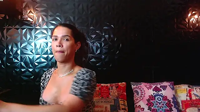 PINK  LOLA1 online show from 25, 10, 2025