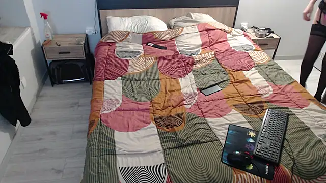 missthon0 online show from 3, 10, 2025