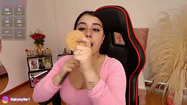 Snapshot of KallyMyller1 chatting on 5, 12, 2024 KallyMyller1 online show from 5, 12, 2024