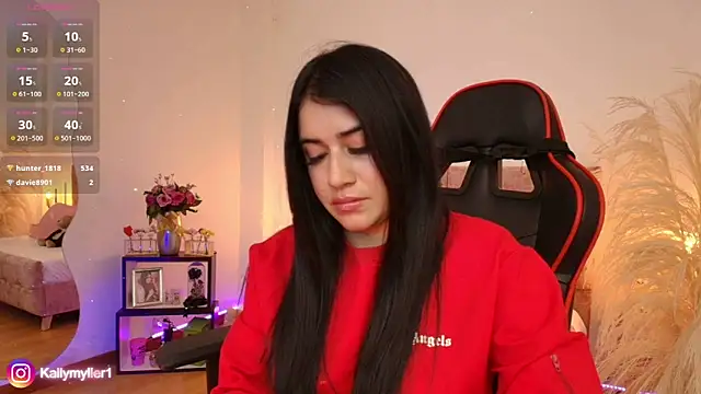 Snapshot of KallyMyller1 chatting on 7, 1, 2025 KallyMyller1 online show from 7, 1, 2025