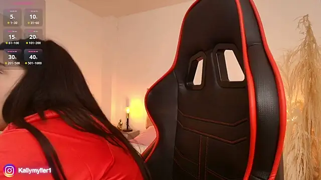 Snapshot of KallyMyller1 chatting on 7, 2, 2025 KallyMyller1 online show from 7, 2, 2025