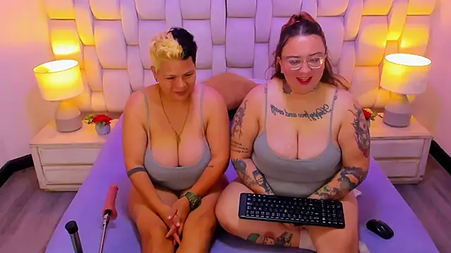 MiaYMolly online show from 2, 12, 2025