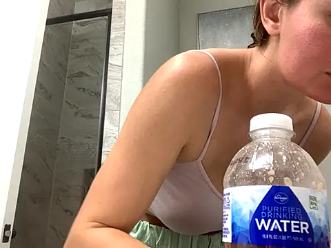 Snapshot of Alyssa_rhoades chatting on 6, 11, 2025 Alyssa rhoades online show from 6, 11, 2025