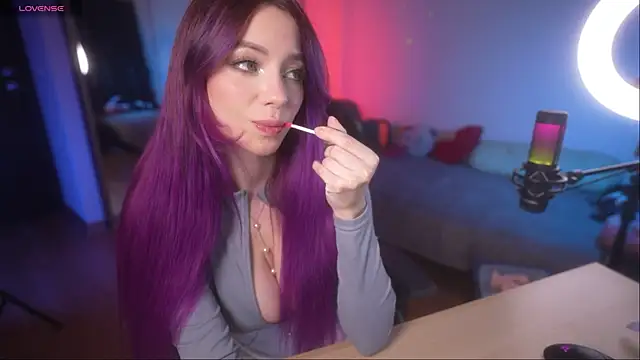 Snapshot of Emberella_ chatting on 5, 3, 2025 Emberella  online show from 5, 3, 2025